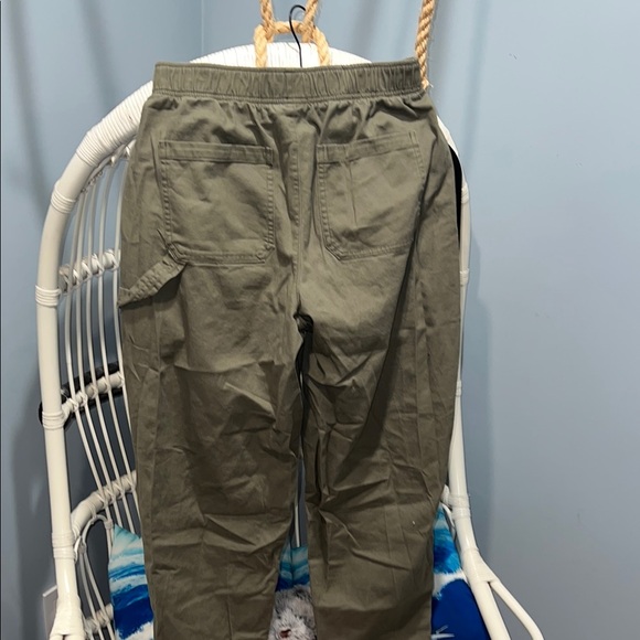 Women’s Olive Cargo Pants - Picture 4 of 5